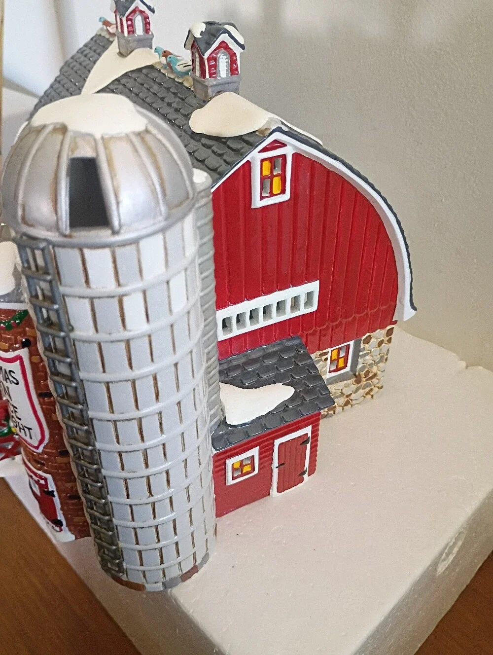 Department 56 Red Barn with Green Wreath & Tree Holiday Village Accent